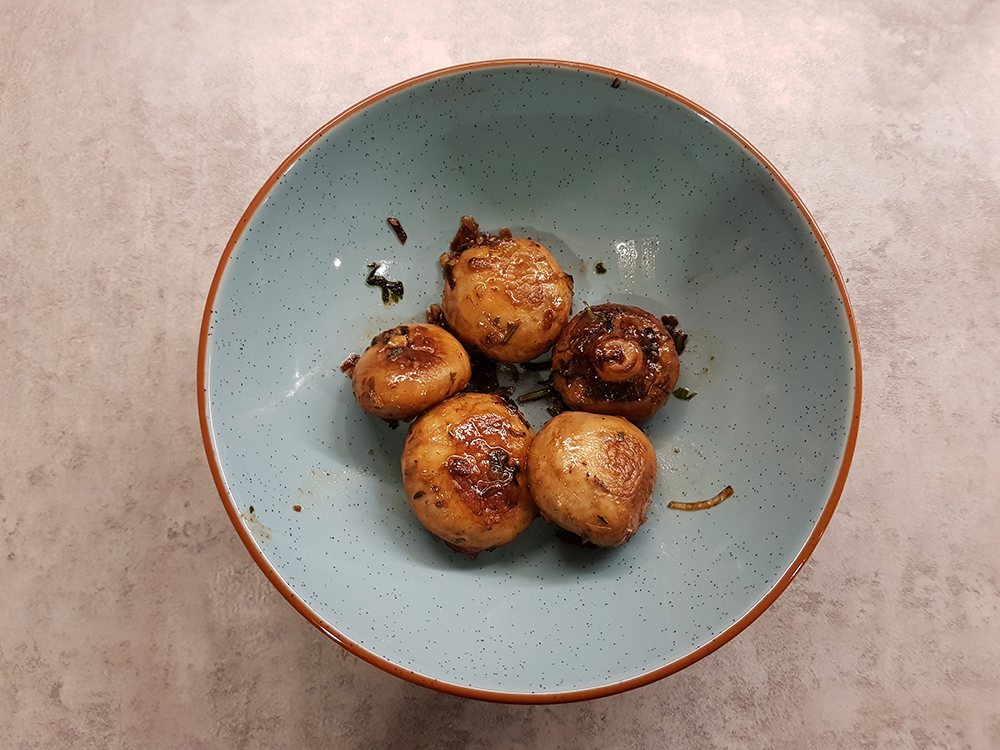 Garlic mushrooms on the plate