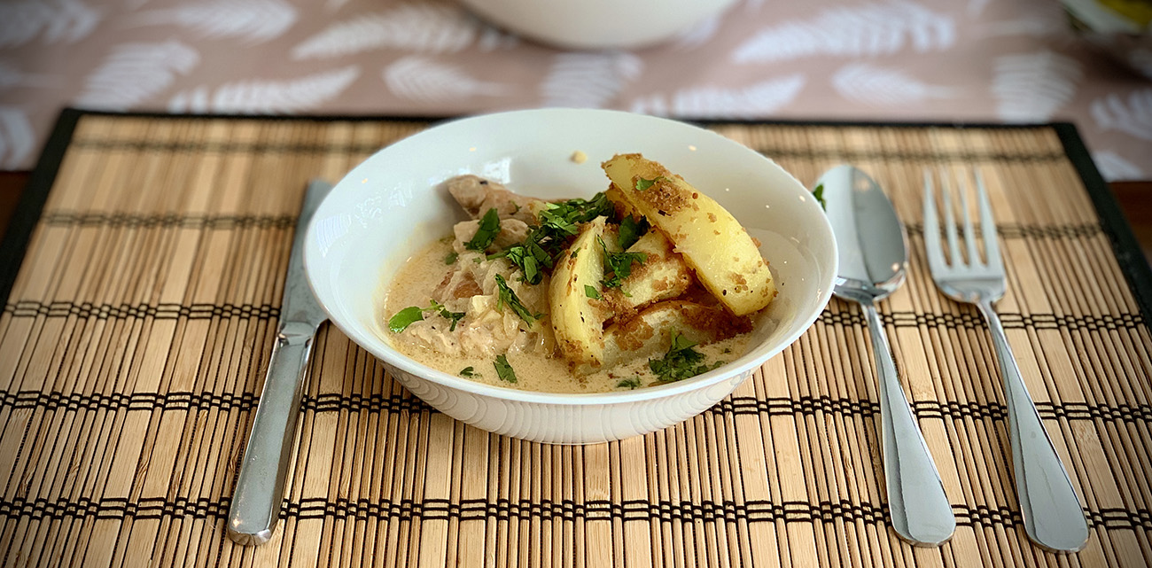Ready chicken with potatoes